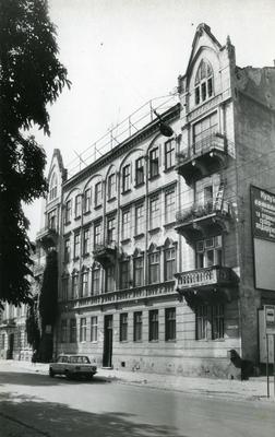 Building at 47 Kulisha St. 