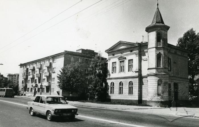 Kulparkivska Street 2