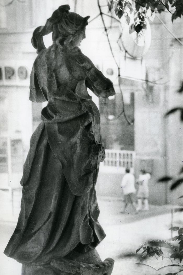 Sculpture near the St. Anthony Catholic Church at 49 Lychakivska St.  2