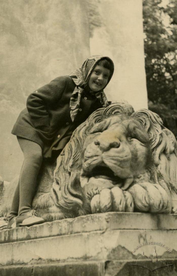 Girl with a lion near the entrance to Architect House 2