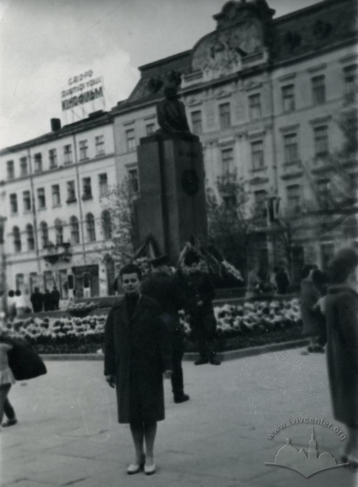 Monument to Lenin 2