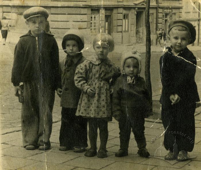 Children from Zhovtneva street 2