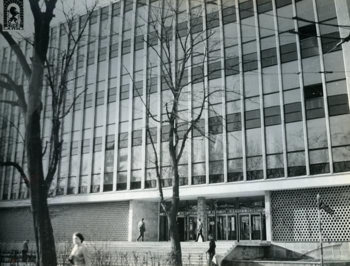 Головний фасад бібліотеки Львівської Політехніки 2