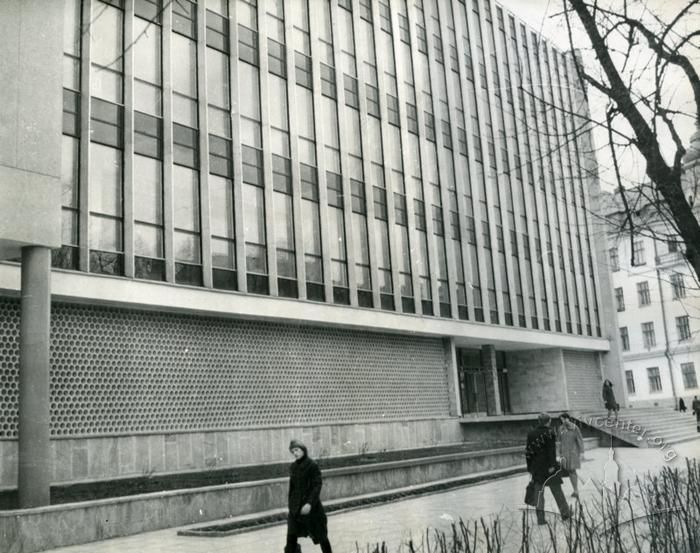 Головний фасад бібліотеки Львівської Політехніки 2