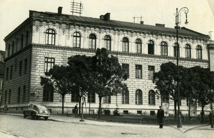 Building № 9 on Tarasa Shevchenka avenue 2