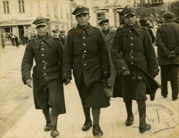 Polish soldiers in Lviv 2