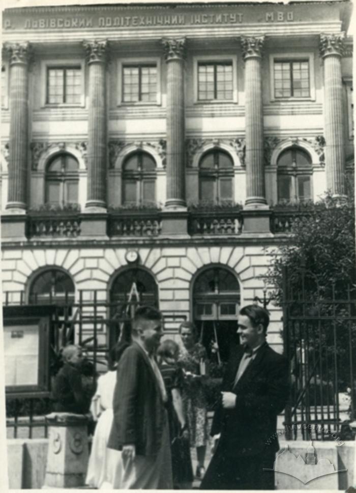 Portrait in the front of Lviv Polytechnical University 2