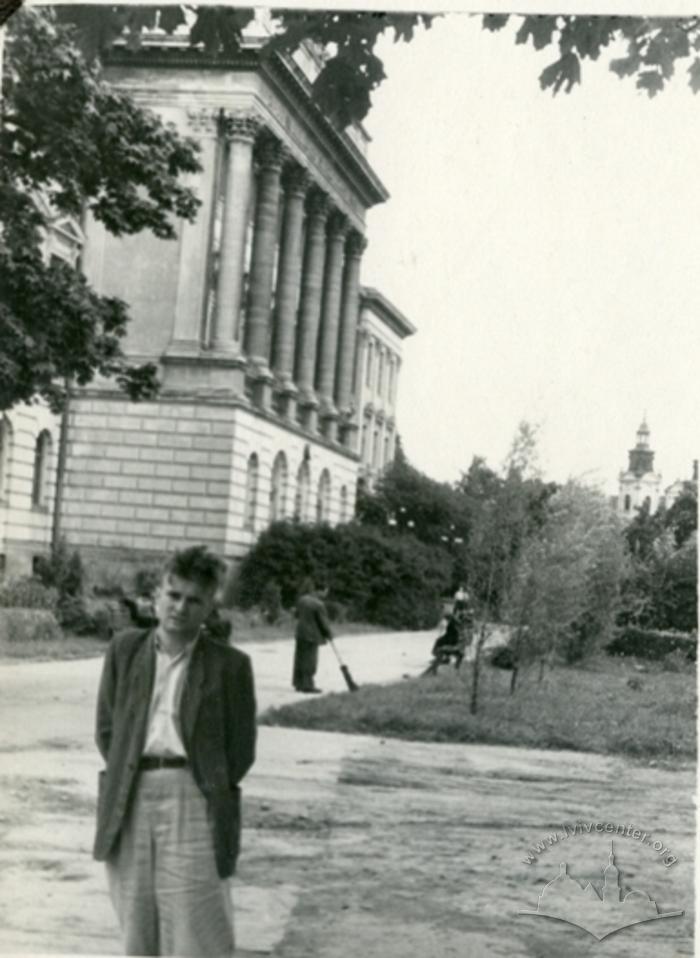 Portrait in the front of Lviv Polytechnical University 2