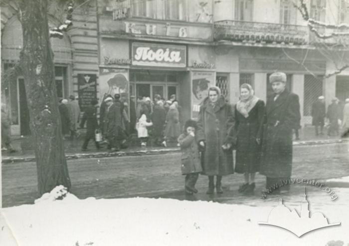 Portrait in the front of the Kyiv Cinema 2