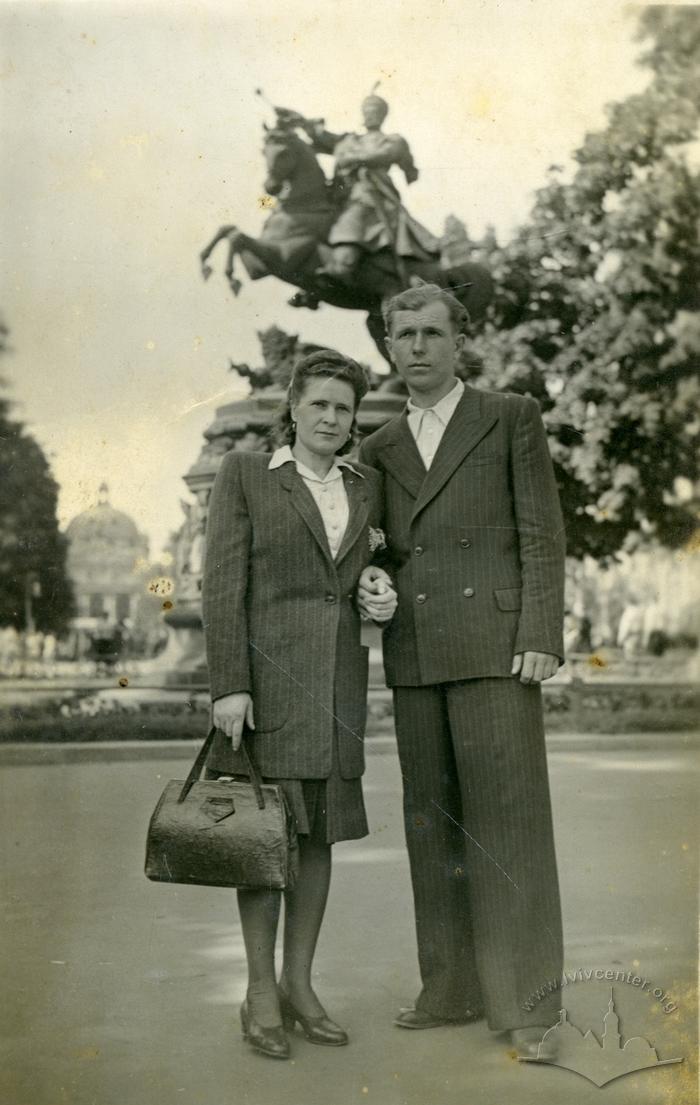 Portrait in the background of Jan Sobieski Monument 2