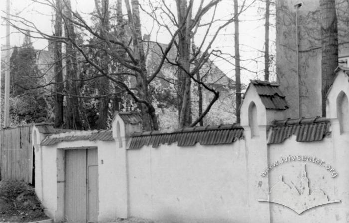 Fence on The Hipsova Street 2