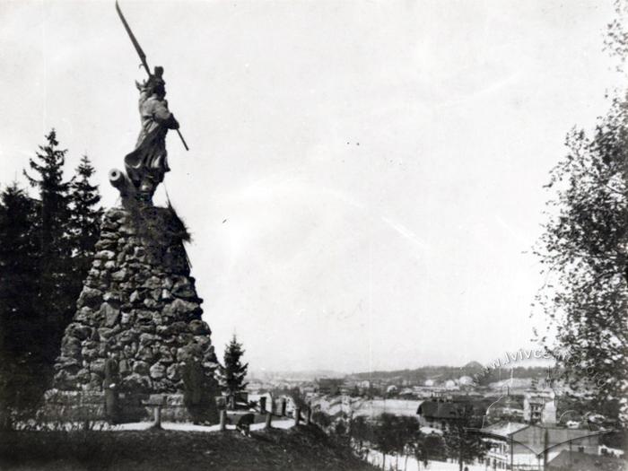 Monument to Bartosz Glowacki in Lychakiv 2