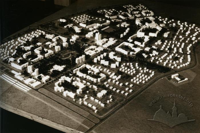 Model of the city. Side view 2