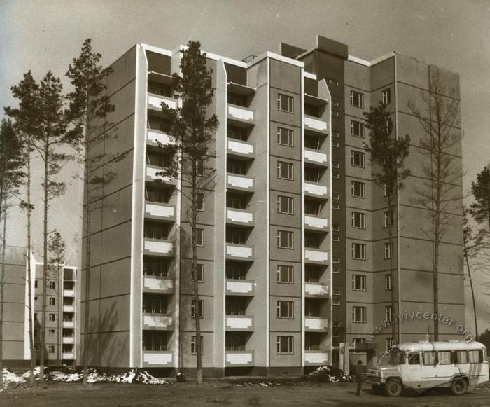 9 floors apartment building 2