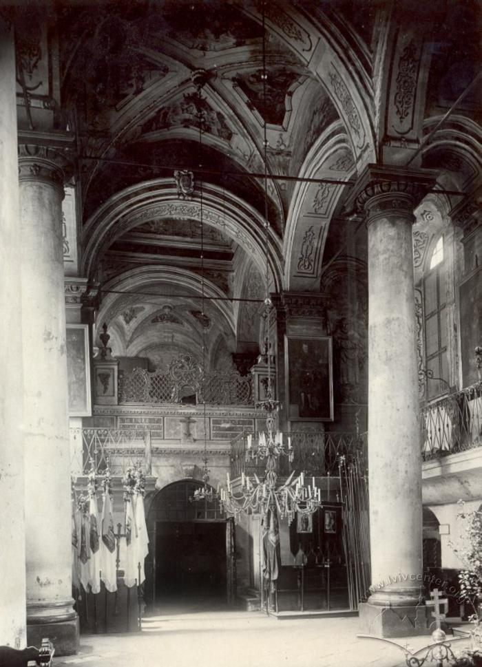 Uspenska church interior 2