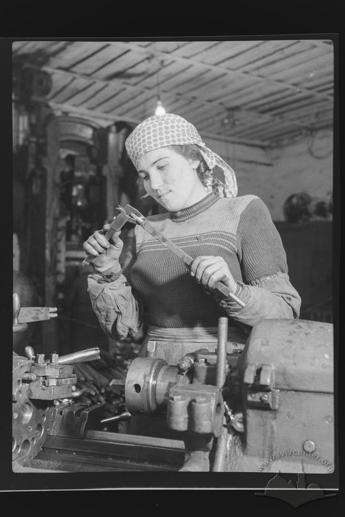 Lidia Shchetynina, revolving operator 2