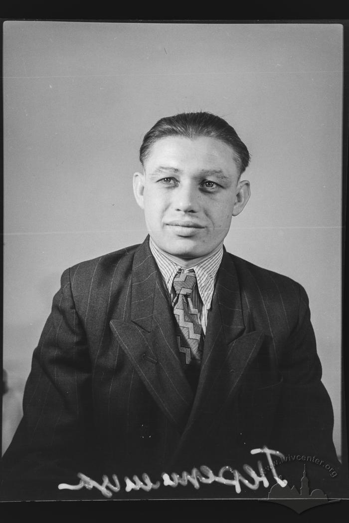 Chest-high portraits of the workers at by-product coking factory 2