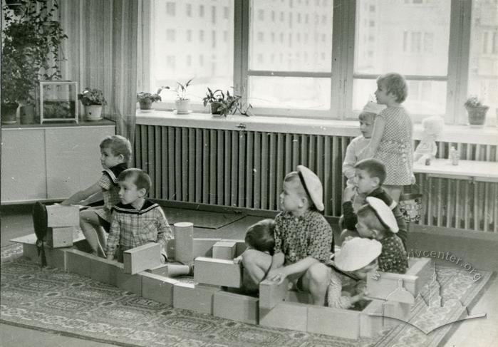 Children in kindergarten 2