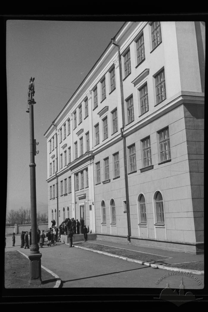 School No 12 in the Left Bank  (Ordhonikidze district) 2