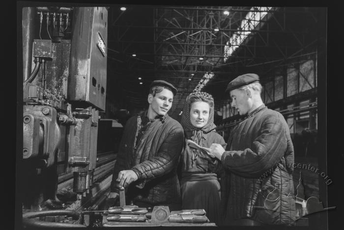 Rail and beam shop 2