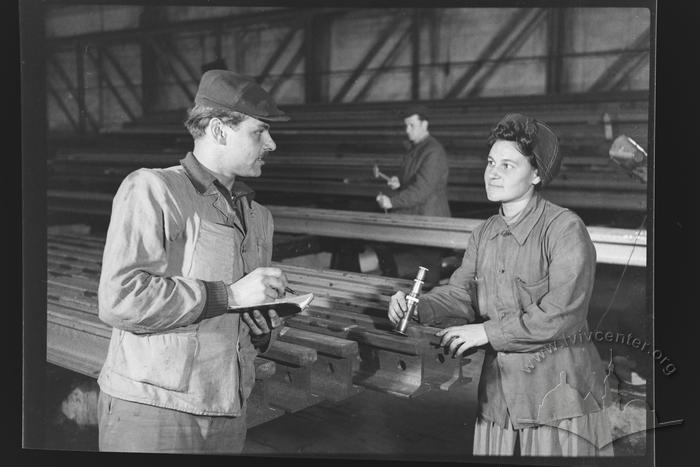 Receipt of railroad rails in the rail and beam shop 2