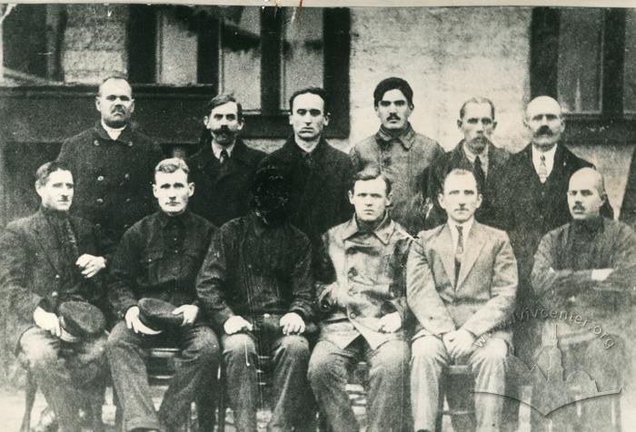 Workers of the Lower Dnieper Pipe Rolling Company 2
