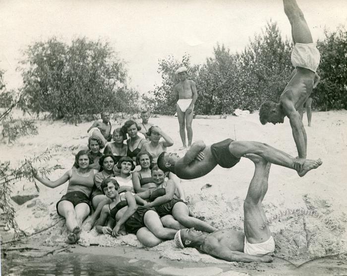 Athletes on the Dnieper River 2