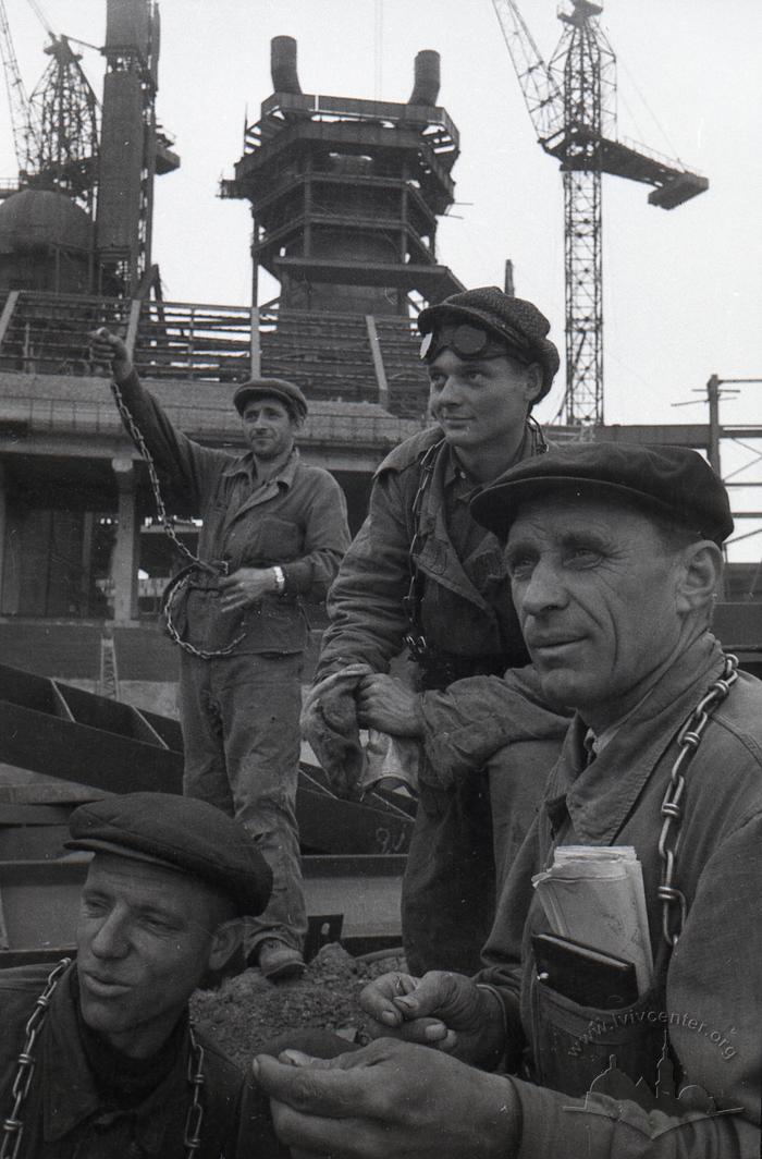 At the construction site of the blast furnace No. 6 of the Azovstal plant. Brigade of Kildyshev, the winner of the Lenin Prize 2