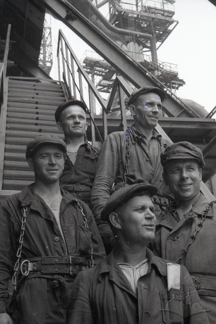 Assemblers group at the construction site of the blast furnace No. 6 of the Azovstal plant 2