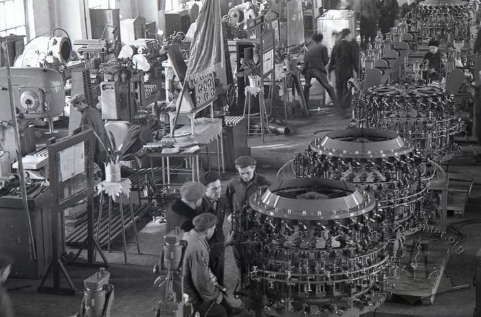 Machine for making ampuls at the machine-building factory 2