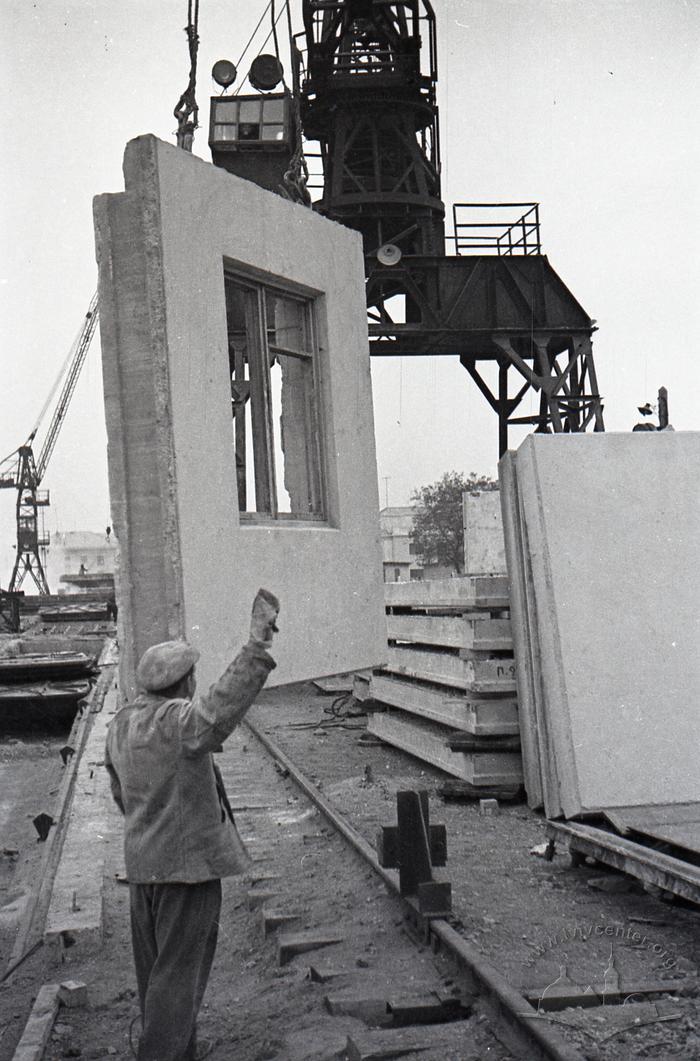 Azovstalbud, large panels at the landfill of reinforced concrete structures 2