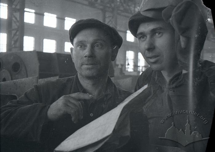 Metal structures factory workers Lisohor and Hachev 2