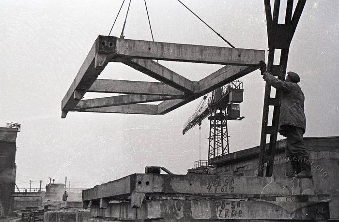 Transportation of prepared reinforced concrete structures to the warehouse 2