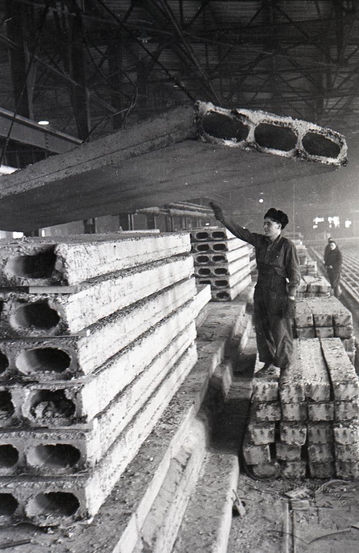 Slab panels with oval cavities 2