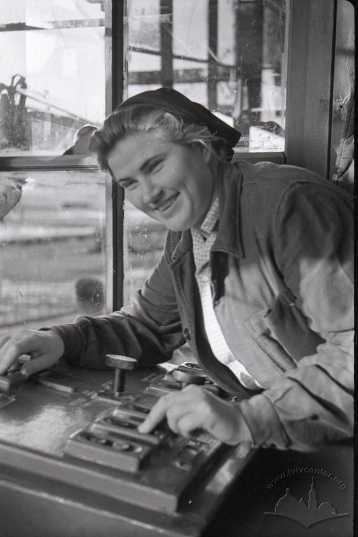 Buddetal plant. Female motor mechanic Zinchenko 2