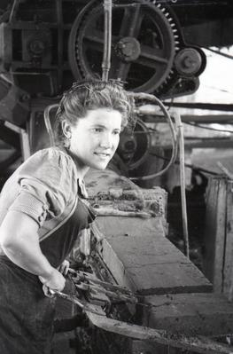 Brick factory No. 3. Female engraver