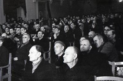 Збори сектантів в палаці культури заводу ім. Ілліча