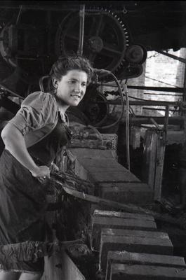 Brick factory No. 3. Female engraver