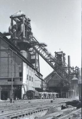 Coke-chemical plant battery. Blooming at work.