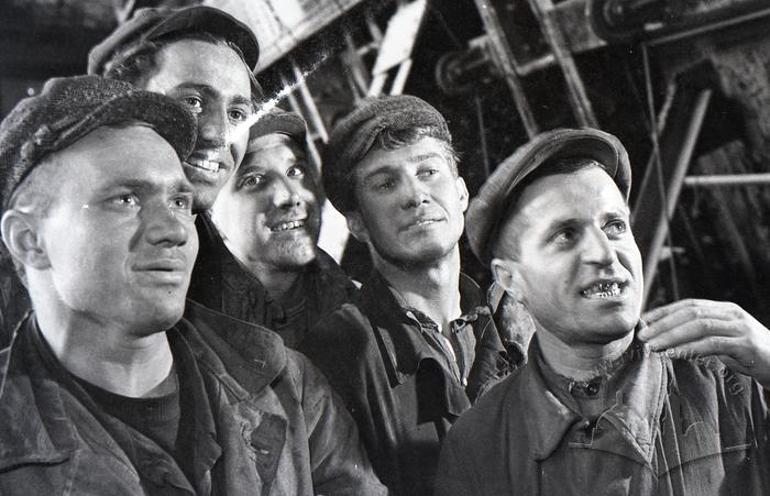 Pivdenelektromontazh. Communist labor brigade 2