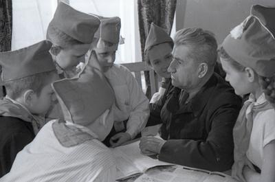 Pioneers Palace. Lenin days, meetings with old bolsheviks Manokhin, Tereniev, and (illegible)