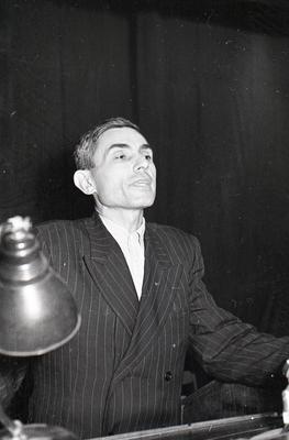 Збори сектантів в палаці культури заводу ім. Ілліча