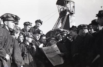 Communist party program reading at the Stalino city mine