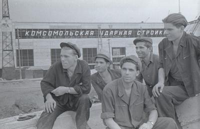 Брати Янчуки на будівництві Стану 1700