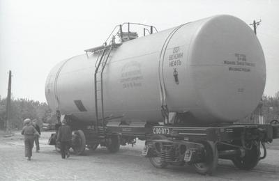 Цистерни, виготовлені з металобрухту на заводі ім. Ілліча