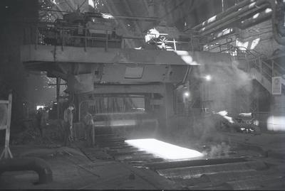 Sheet-rolling mill and pipe-welding workshop of the Illich plant