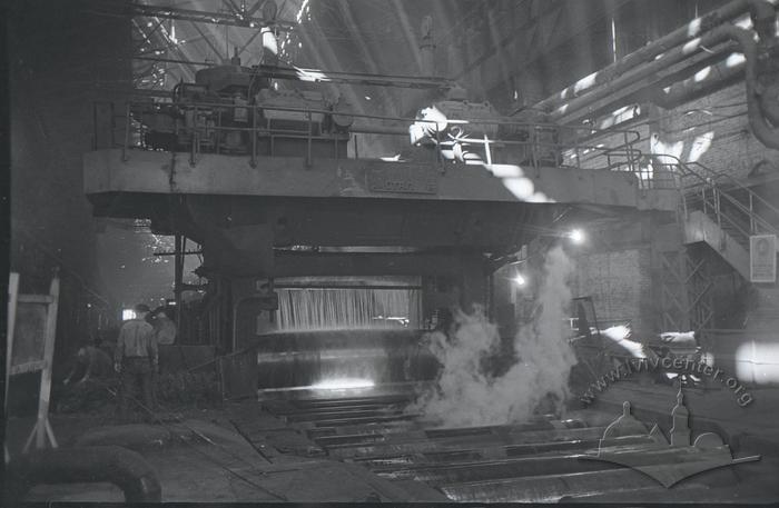 Sheet-rolling mill and pipe-welding workshop of the Illich plant 2