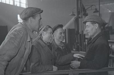 Sheet-rolling mill and pipe-welding workshop of the Illich plant