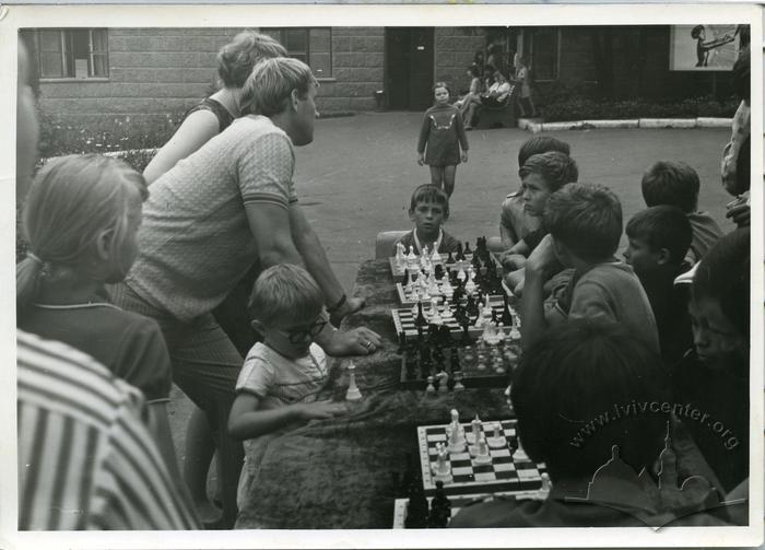Піонерський табір Машинобудівного заводу — змагання з шахів 2