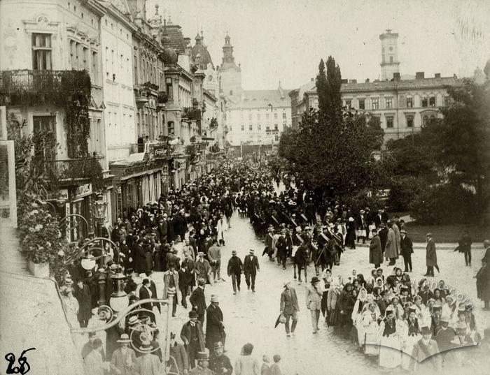 Знимки з першого сокільського краєвого здвигу у Львові 3 вересня 1911 року з нагоди п’ятдесятліття смерті Т. Шевченка 2